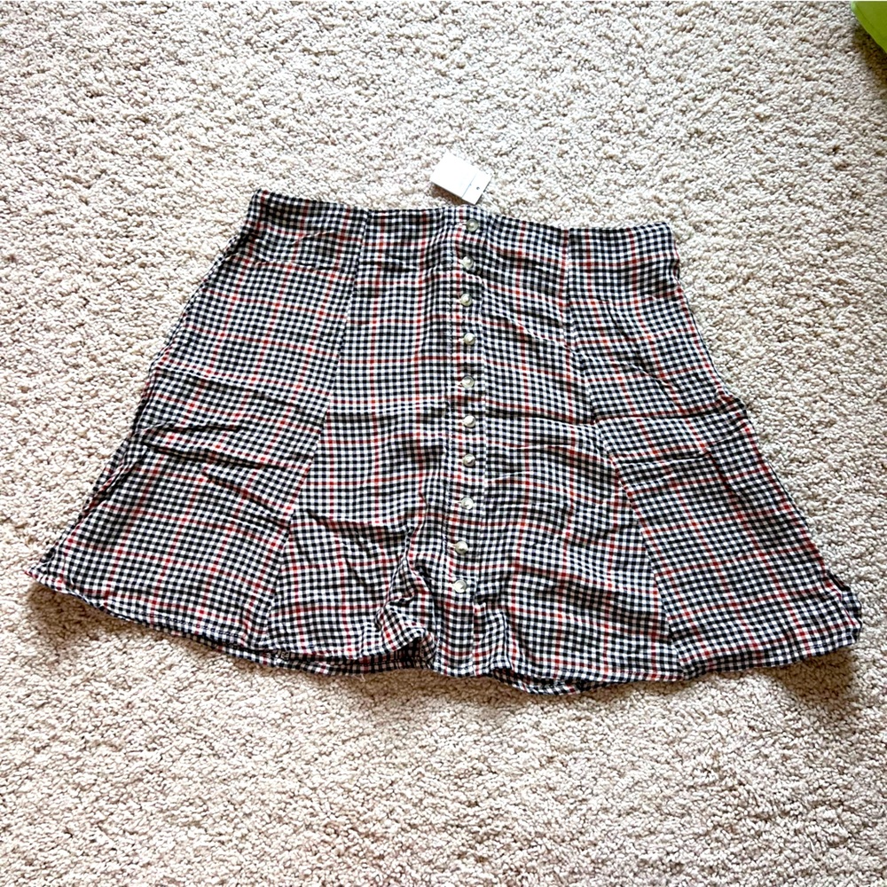 NEW American Eagle Plaid Skirt Black White Red Button Formal Skirt (size 6)